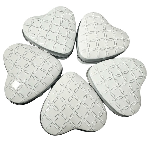 Martha Stuart Candy Tins 18ct Hearts White - Picture 2 of 6